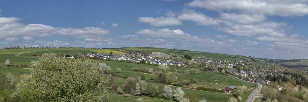 Ruwertal - Gutweiler - Blick Richtung Korlingen - Panorama Ruwertal - Gutweiler - Blick Richtung Korlingen - Panorama