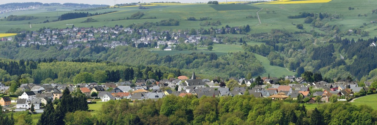 Blick über Ortschaft