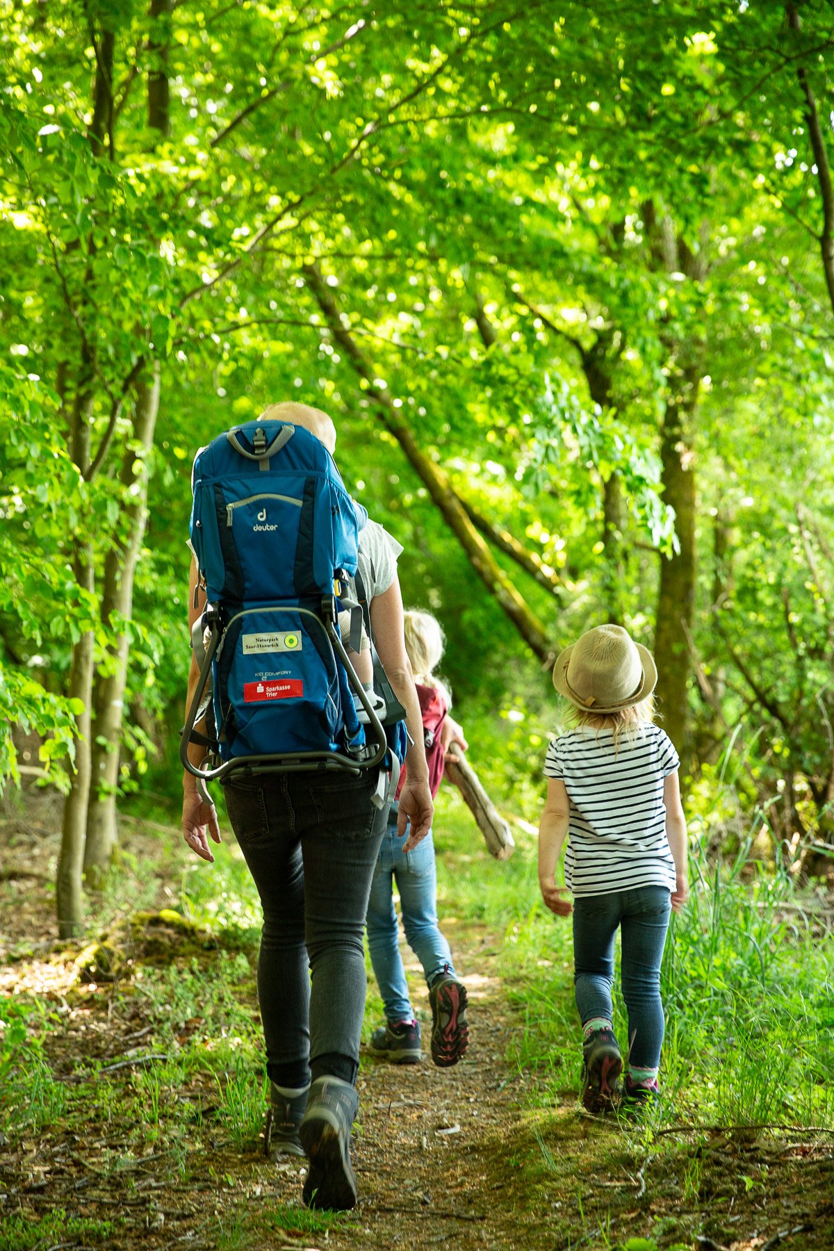 Auf den Wanderwegen im Erholungsgebiet Hochwald Auf den Wanderwegen im Erholungsgebiet Hochwald mit Kindern