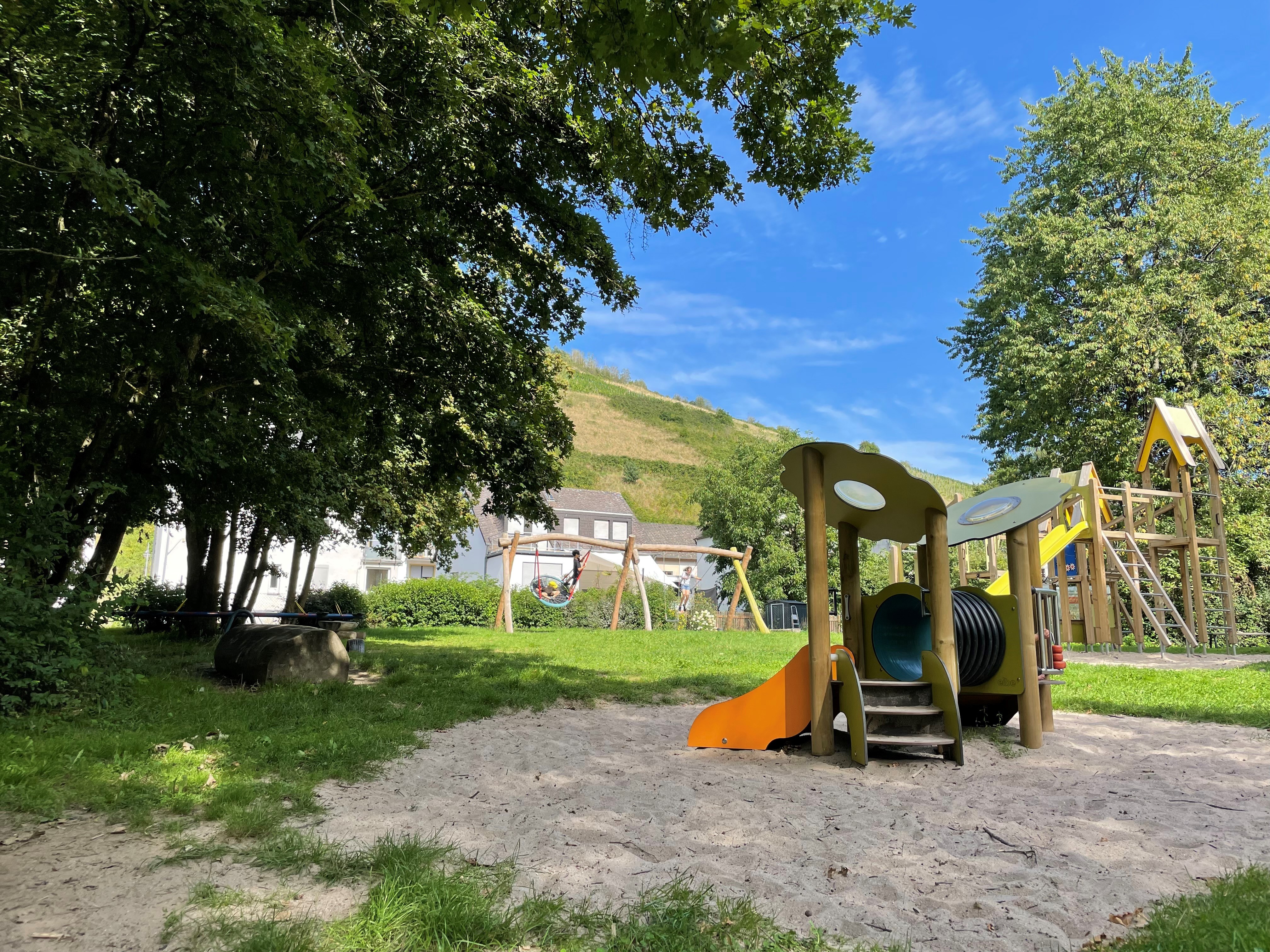 Spielgerät auf dem Spielplatz im Dr. Hammes Park in Waldrach