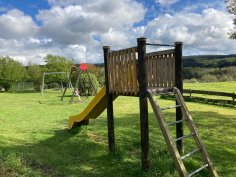 Rutsche auf dem Spielplatz in Lorscheid